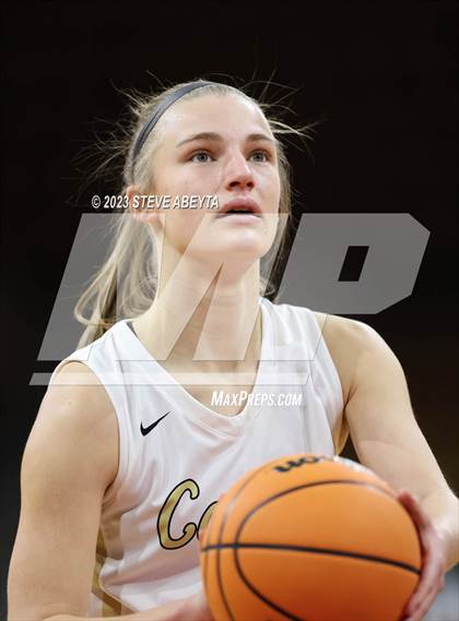 Thumbnail 1 in Regis Jesuit vs. Monarch (CHSAA 6A Great 8) photogallery.