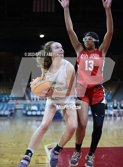 Thumbnail 1 in Regis Jesuit vs. Monarch (CHSAA 6A Great 8) photogallery.
