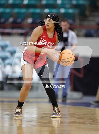 Thumbnail 1 in Regis Jesuit vs. Monarch (CHSAA 6A Great 8) photogallery.