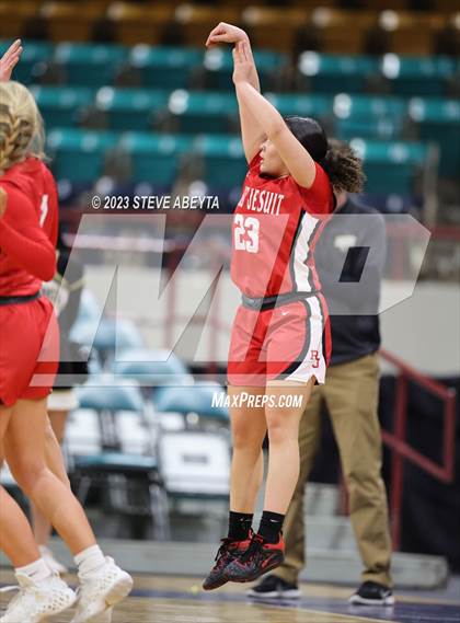 Thumbnail 2 in Regis Jesuit vs. Monarch (CHSAA 6A Great 8) photogallery.