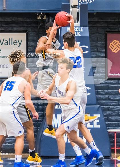 Thumbnail 2 in Bishop O'Dowd vs. Pleasant Grove (MLK Classic at St. Mary's College) photogallery.