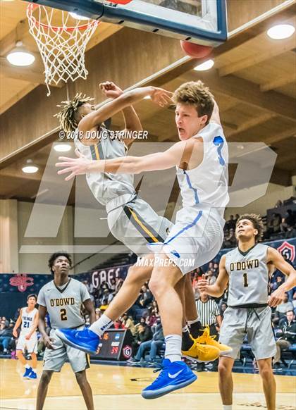 Thumbnail 3 in Bishop O'Dowd vs. Pleasant Grove (MLK Classic at St. Mary's College) photogallery.