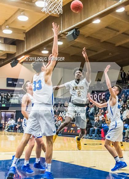 Thumbnail 2 in Bishop O'Dowd vs. Pleasant Grove (MLK Classic at St. Mary's College) photogallery.