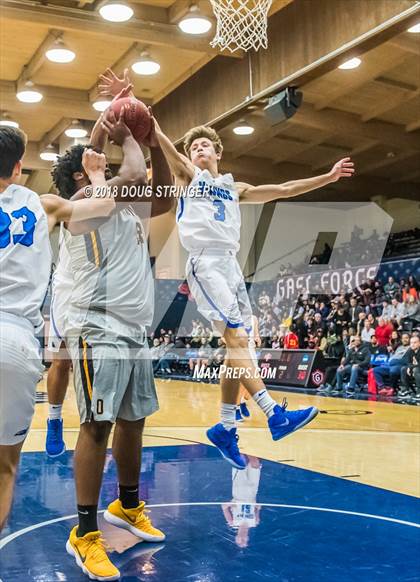 Thumbnail 2 in Bishop O'Dowd vs. Pleasant Grove (MLK Classic at St. Mary's College) photogallery.