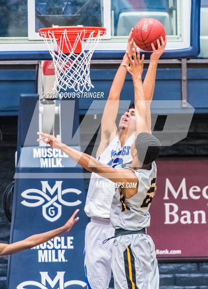 Thumbnail 2 in Bishop O'Dowd vs. Pleasant Grove (MLK Classic at St. Mary's College) photogallery.