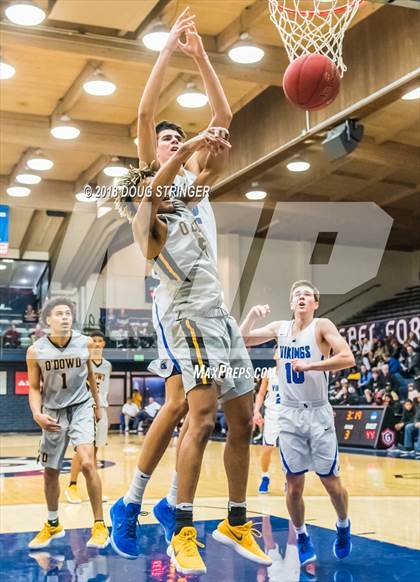 Thumbnail 3 in Bishop O'Dowd vs. Pleasant Grove (MLK Classic at St. Mary's College) photogallery.
