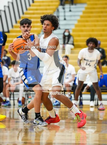 Thumbnail 2 in Longmont vs Grandview (Paul Davis Classic) photogallery.