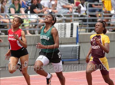 Thumbnail 1 in NYSPHSAA Championships (Girls Track Events, Day 2) photogallery.