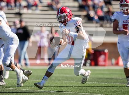 Thumbnail 3 in Duchesne vs. Milford (UHSAA 1A Semifinal) photogallery.