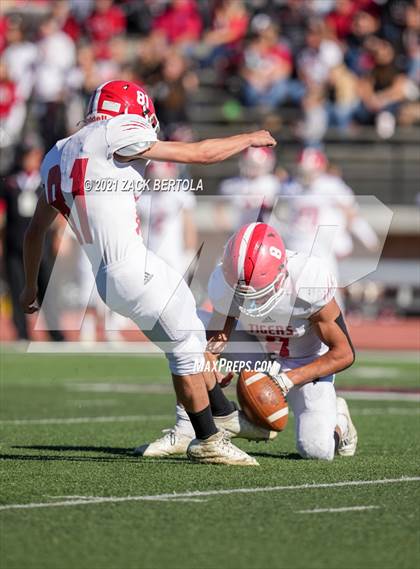 Thumbnail 3 in Duchesne vs. Milford (UHSAA 1A Semifinal) photogallery.