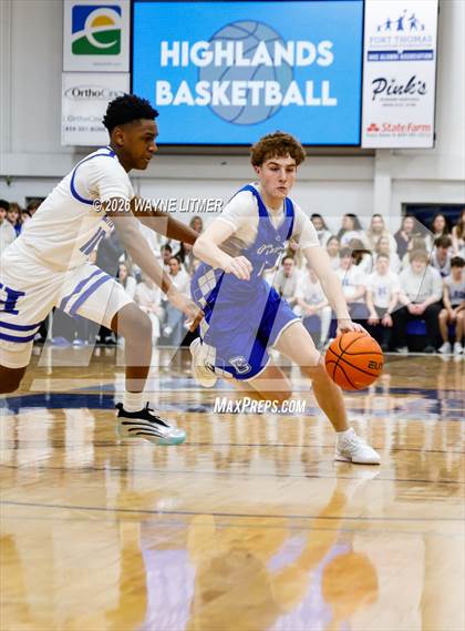 Thumbnail 1 in JV: Covington Catholic @ Highlands photogallery.
