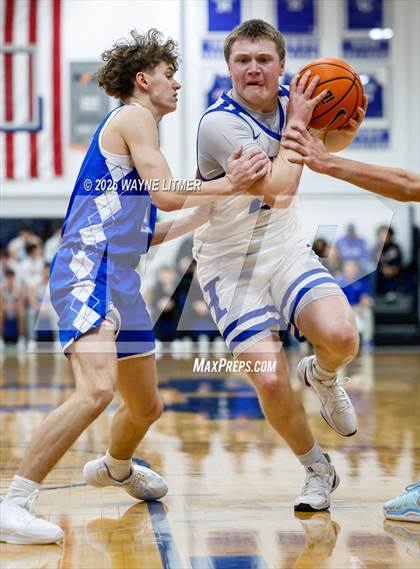 Thumbnail 3 in JV: Covington Catholic @ Highlands photogallery.