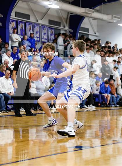 Thumbnail 3 in JV: Covington Catholic @ Highlands photogallery.