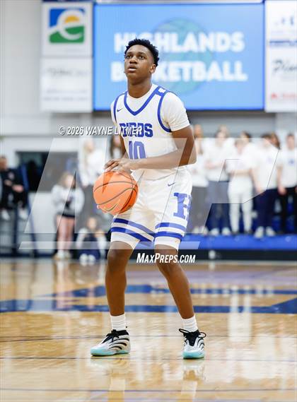 Thumbnail 2 in JV: Covington Catholic @ Highlands photogallery.