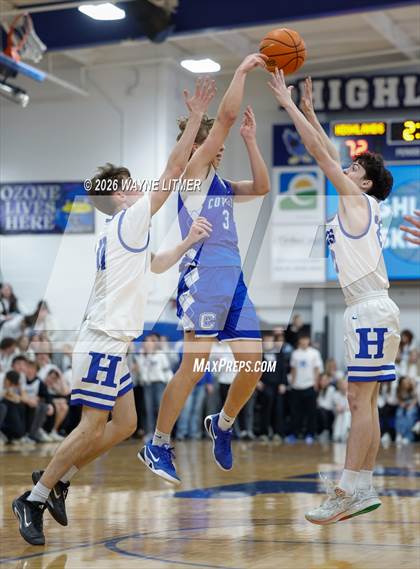 Thumbnail 1 in JV: Covington Catholic @ Highlands photogallery.