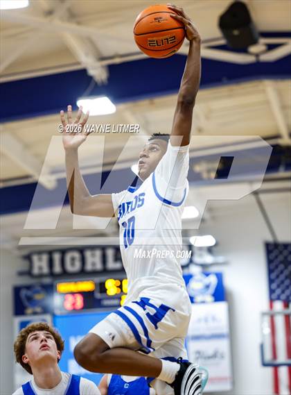 Thumbnail 1 in JV: Covington Catholic @ Highlands photogallery.