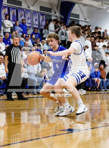Thumbnail 3 in JV: Covington Catholic @ Highlands photogallery.