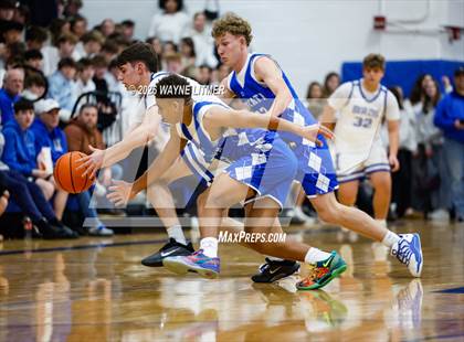 Thumbnail 2 in JV: Covington Catholic @ Highlands photogallery.