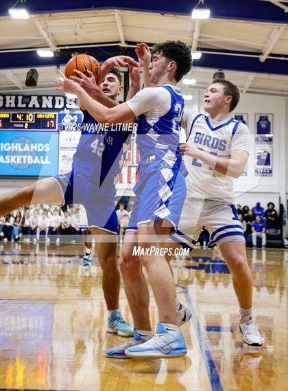 Thumbnail 1 in JV: Covington Catholic @ Highlands photogallery.