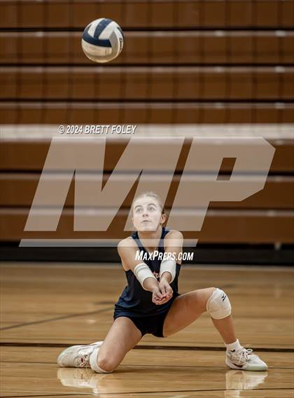 Thumbnail 3 in Millard South vs. Norfolk photogallery.