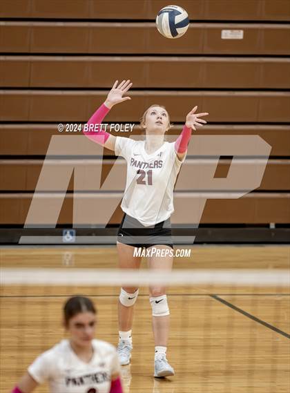 Thumbnail 3 in Millard South vs. Norfolk photogallery.