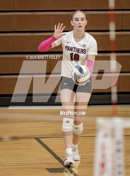 Thumbnail 3 in Millard South vs. Norfolk photogallery.