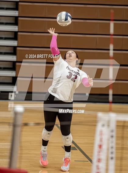 Thumbnail 3 in Millard South vs. Norfolk photogallery.