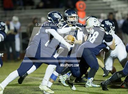 Thumbnail 2 in Hollidaysburg vs Oil City (5A Sub Regional) photogallery.