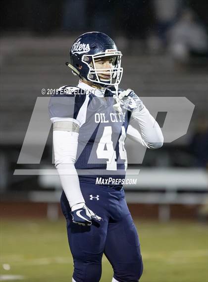 Thumbnail 3 in Hollidaysburg vs Oil City (5A Sub Regional) photogallery.