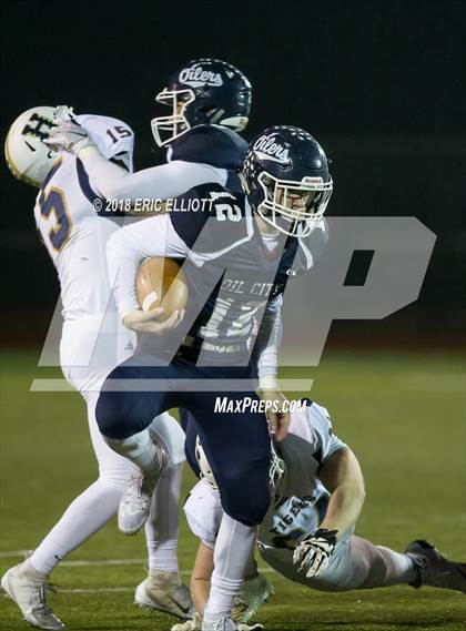 Thumbnail 3 in Hollidaysburg vs Oil City (5A Sub Regional) photogallery.