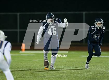 Thumbnail 3 in Hollidaysburg vs Oil City (5A Sub Regional) photogallery.