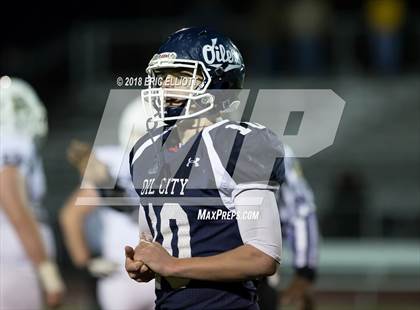 Thumbnail 3 in Hollidaysburg vs Oil City (5A Sub Regional) photogallery.