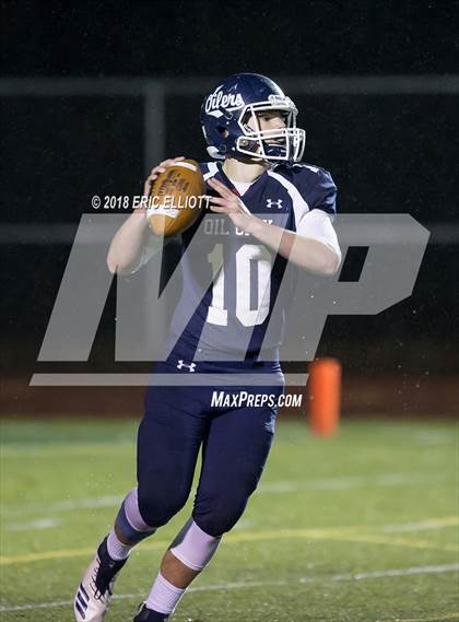 Thumbnail 1 in Hollidaysburg vs Oil City (5A Sub Regional) photogallery.