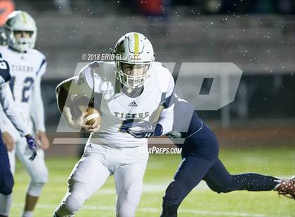 Thumbnail 3 in Hollidaysburg vs Oil City (5A Sub Regional) photogallery.
