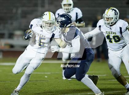 Thumbnail 1 in Hollidaysburg vs Oil City (5A Sub Regional) photogallery.