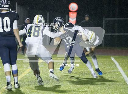 Thumbnail 3 in Hollidaysburg vs Oil City (5A Sub Regional) photogallery.