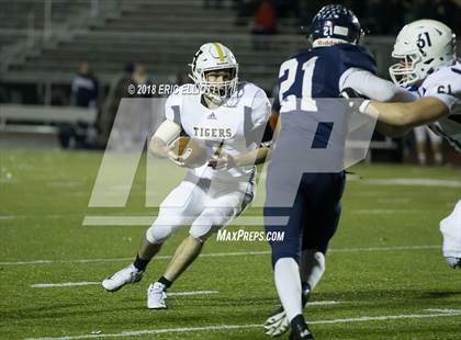 Thumbnail 3 in Hollidaysburg vs Oil City (5A Sub Regional) photogallery.