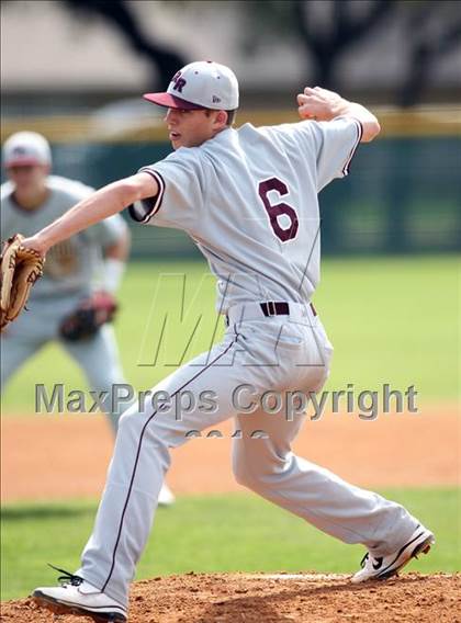 Thumbnail 1 in San Angelo Central vs. Round Rock (Langerhans Classic) photogallery.