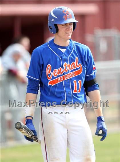 Thumbnail 2 in San Angelo Central vs. Round Rock (Langerhans Classic) photogallery.