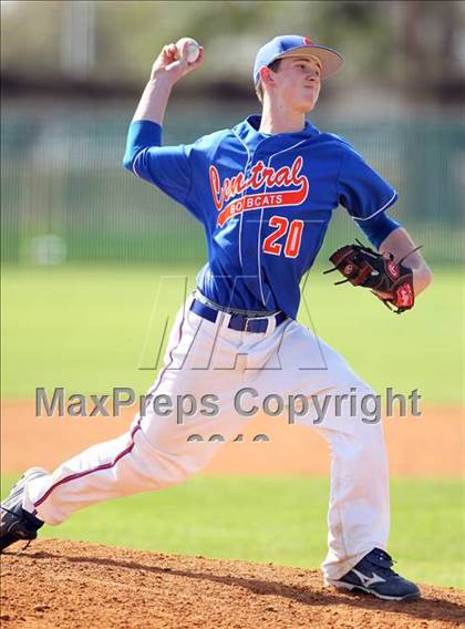 Thumbnail 1 in San Angelo Central vs. Round Rock (Langerhans Classic) photogallery.