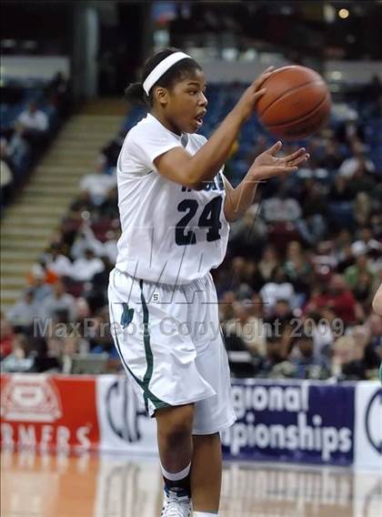 Thumbnail 3 in St. Mary's vs. Sacred Heart Cathedral (CIF NorCal D3 Final) photogallery.