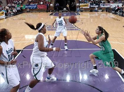 Thumbnail 3 in St. Mary's vs. Sacred Heart Cathedral (CIF NorCal D3 Final) photogallery.