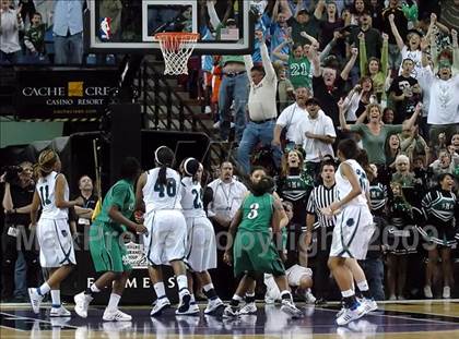 Thumbnail 1 in St. Mary's vs. Sacred Heart Cathedral (CIF NorCal D3 Final) photogallery.