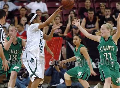 Thumbnail 3 in St. Mary's vs. Sacred Heart Cathedral (CIF NorCal D3 Final) photogallery.