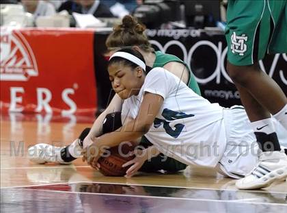 Thumbnail 3 in St. Mary's vs. Sacred Heart Cathedral (CIF NorCal D3 Final) photogallery.