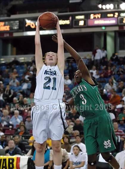 Thumbnail 2 in St. Mary's vs. Sacred Heart Cathedral (CIF NorCal D3 Final) photogallery.