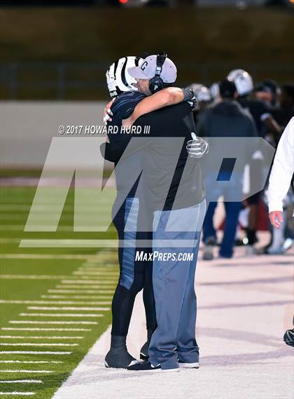 Thumbnail 3 in Whitesboro vs. Grandview (UIL 3A Division 1 Region 2 Regional Semifinal) photogallery.