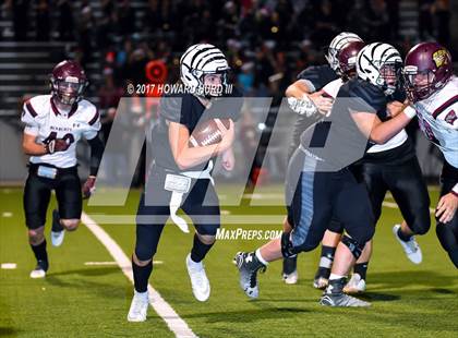 Thumbnail 3 in Whitesboro vs. Grandview (UIL 3A Division 1 Region 2 Regional Semifinal) photogallery.