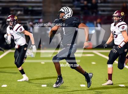 Thumbnail 1 in Whitesboro vs. Grandview (UIL 3A Division 1 Region 2 Regional Semifinal) photogallery.