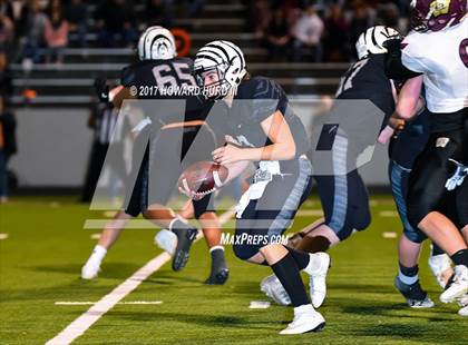 Thumbnail 1 in Whitesboro vs. Grandview (UIL 3A Division 1 Region 2 Regional Semifinal) photogallery.